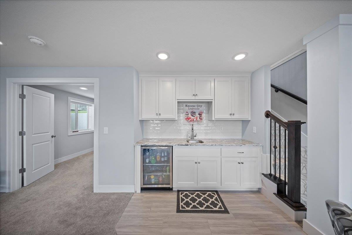 21736 W 116th Place, Olathe, KS 66061