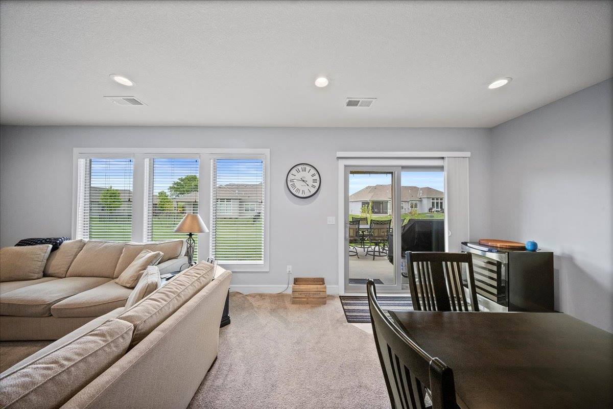 21736 W 116th Place, Olathe, KS 66061