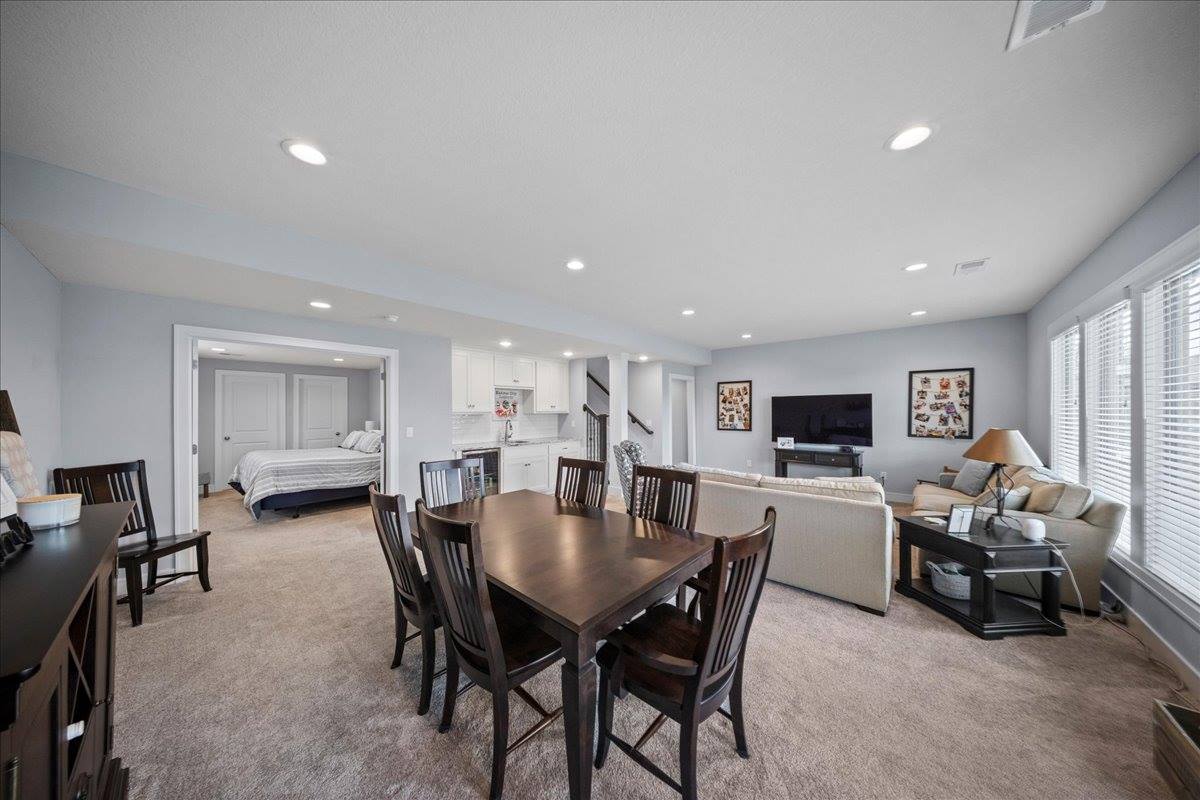 21736 W 116th Place, Olathe, KS 66061