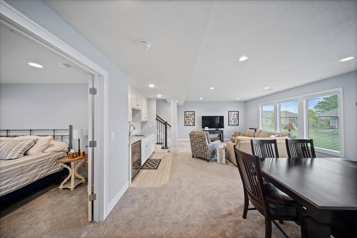 21736 W 116th Place, Olathe, KS 66061