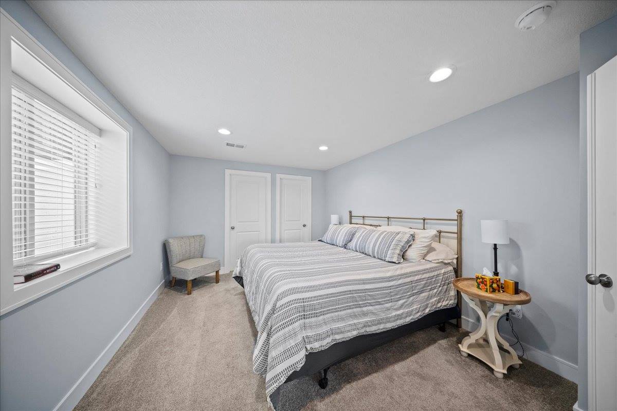 21736 W 116th Place, Olathe, KS 66061