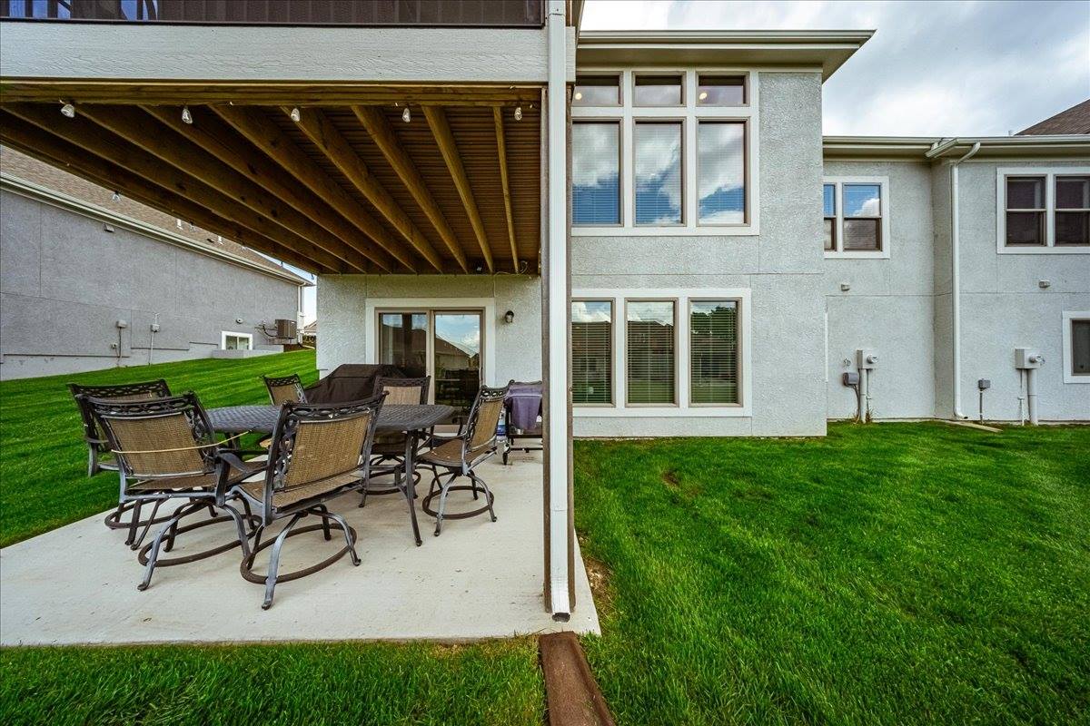 21736 W 116th Place, Olathe, KS 66061