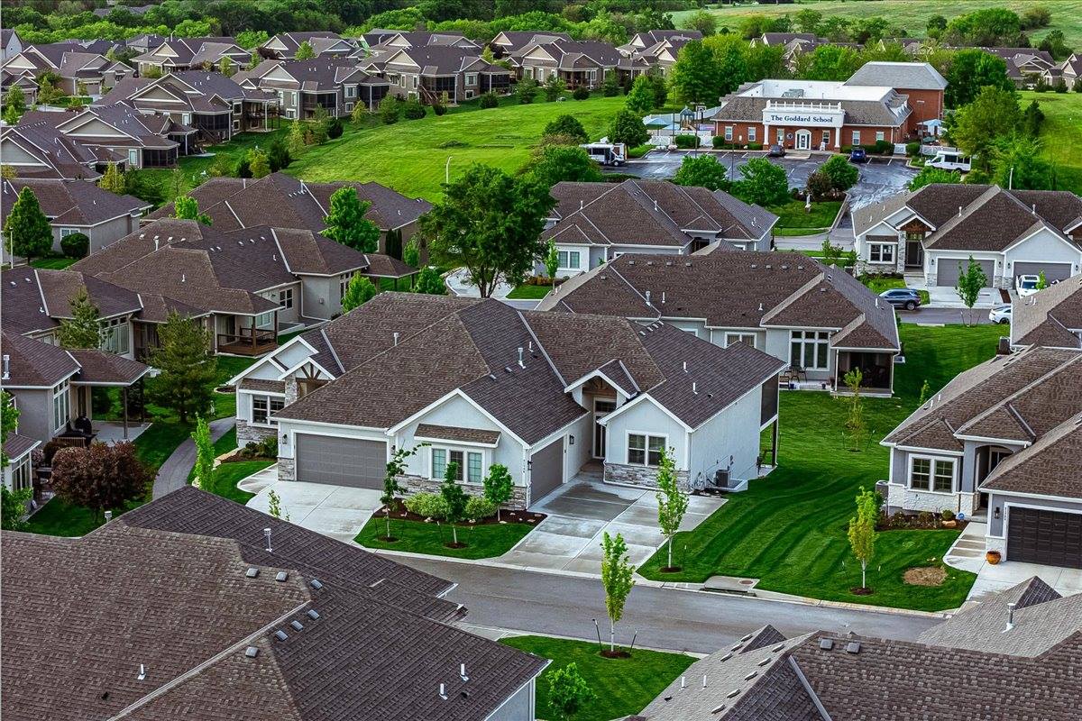 21736 W 116th Place, Olathe, KS 66061