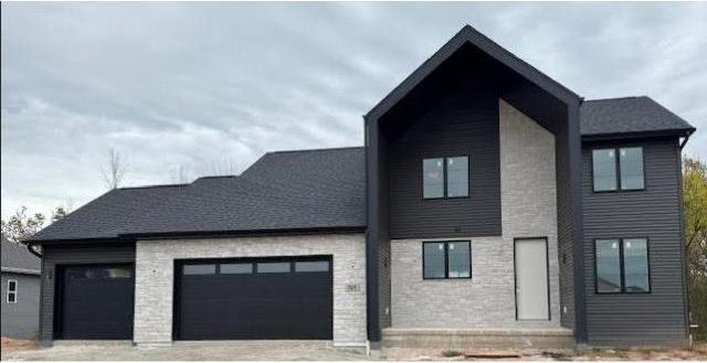 2572 N Stellita Circle, De Pere, WI 54115