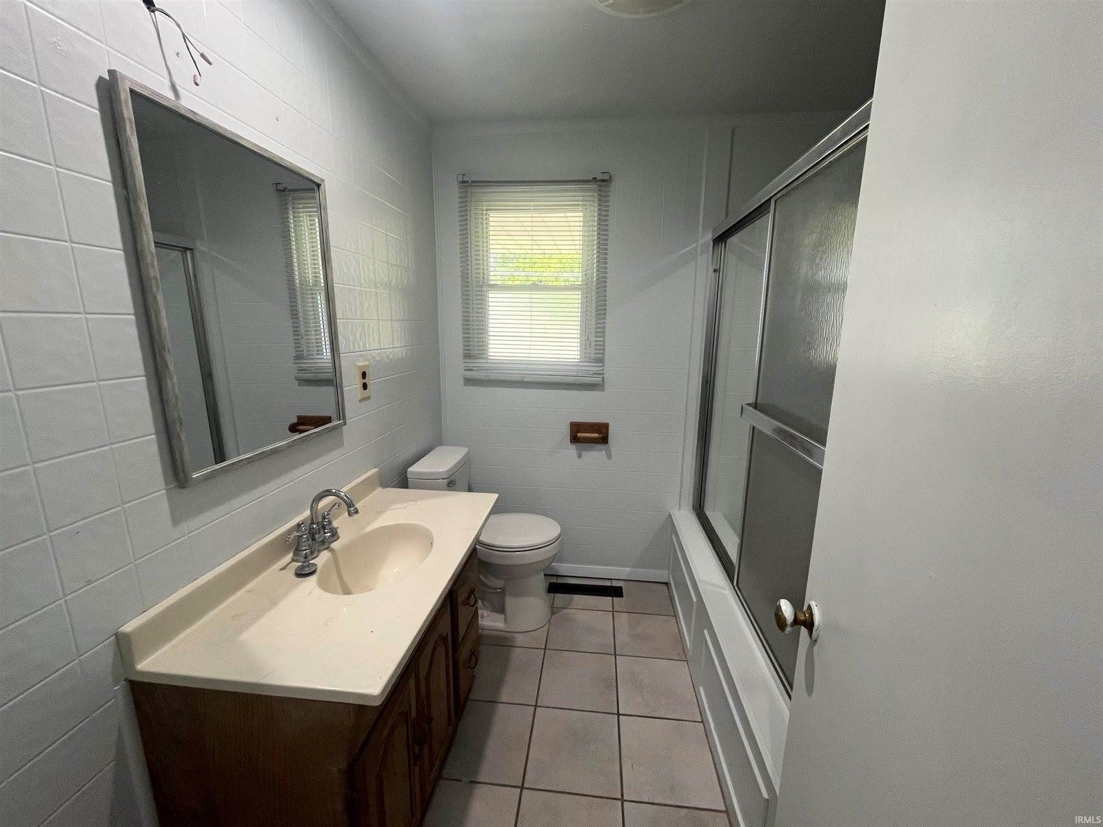 1130 N Bittersweet Lane, Muncie, IN 47304