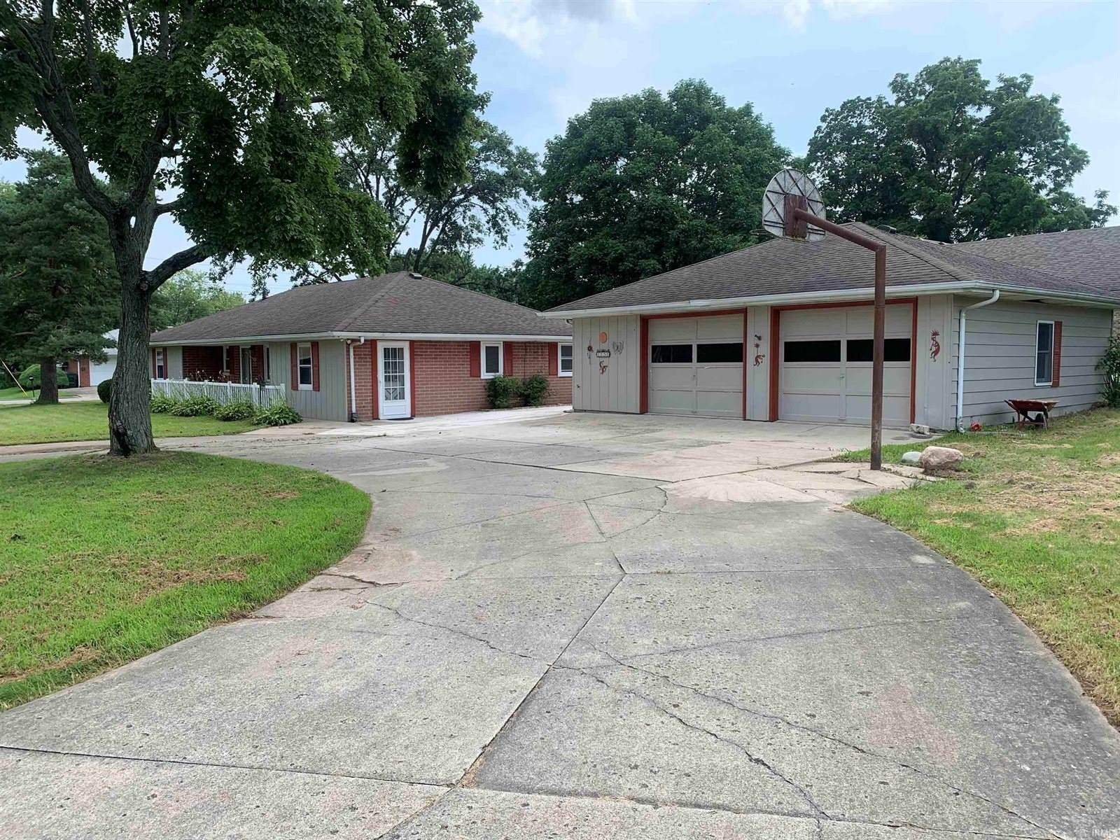 1130 N Bittersweet Lane, Muncie, IN 47304