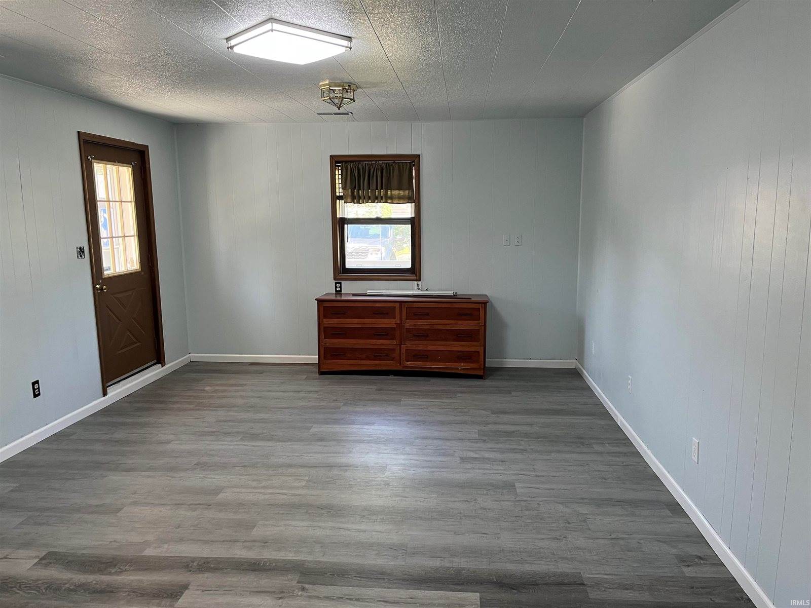 1130 N Bittersweet Lane, Muncie, IN 47304