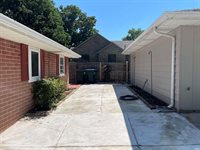 1130 N Bittersweet Lane, Muncie, IN 47304