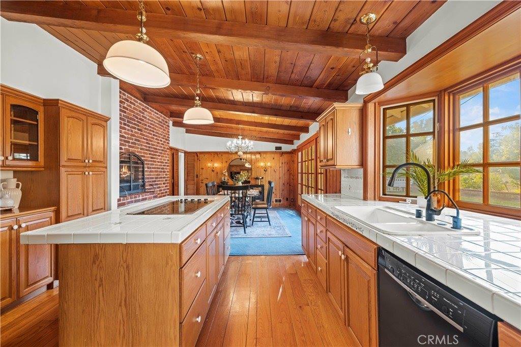 2135 Tondolea Lane, La Canada Flintridge, CA 91011