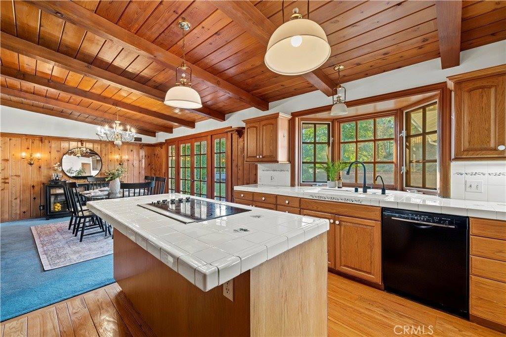 2135 Tondolea Lane, La Canada Flintridge, CA 91011