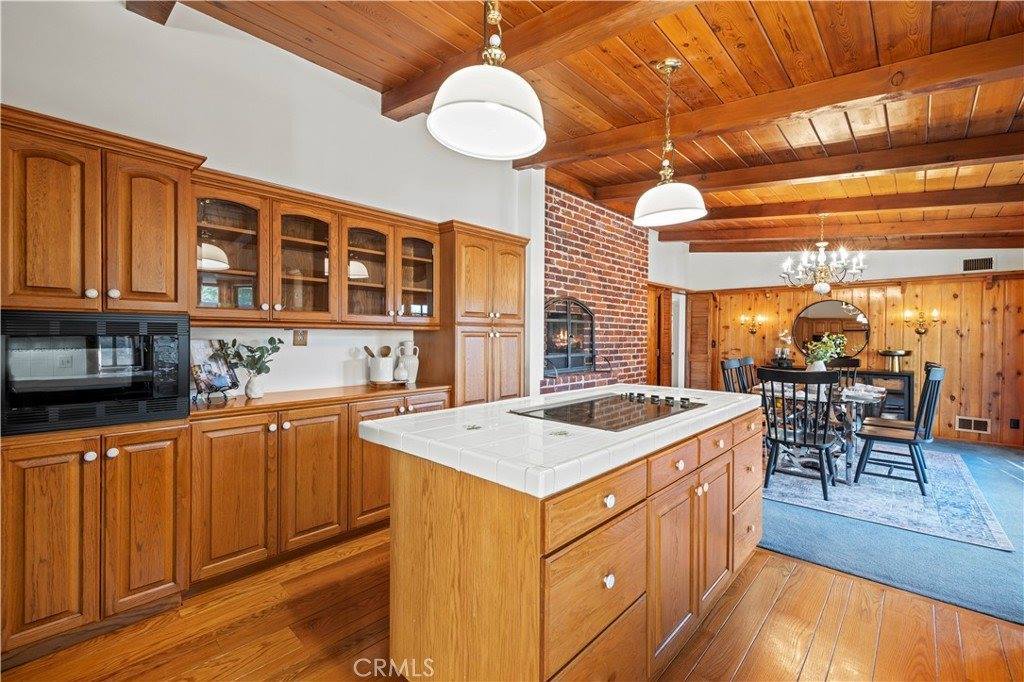 2135 Tondolea Lane, La Canada Flintridge, CA 91011