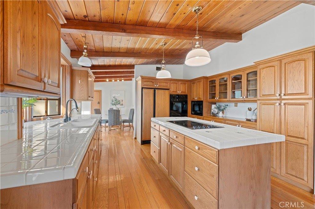 2135 Tondolea Lane, La Canada Flintridge, CA 91011