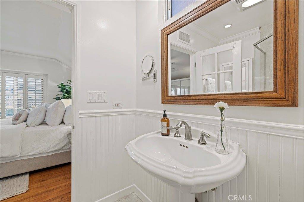 2135 Tondolea Lane, La Canada Flintridge, CA 91011