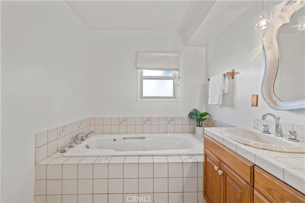 2135 Tondolea Lane, La Canada Flintridge, CA 91011