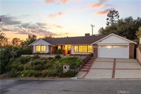 2135 Tondolea Lane, La Canada Flintridge, CA 91011