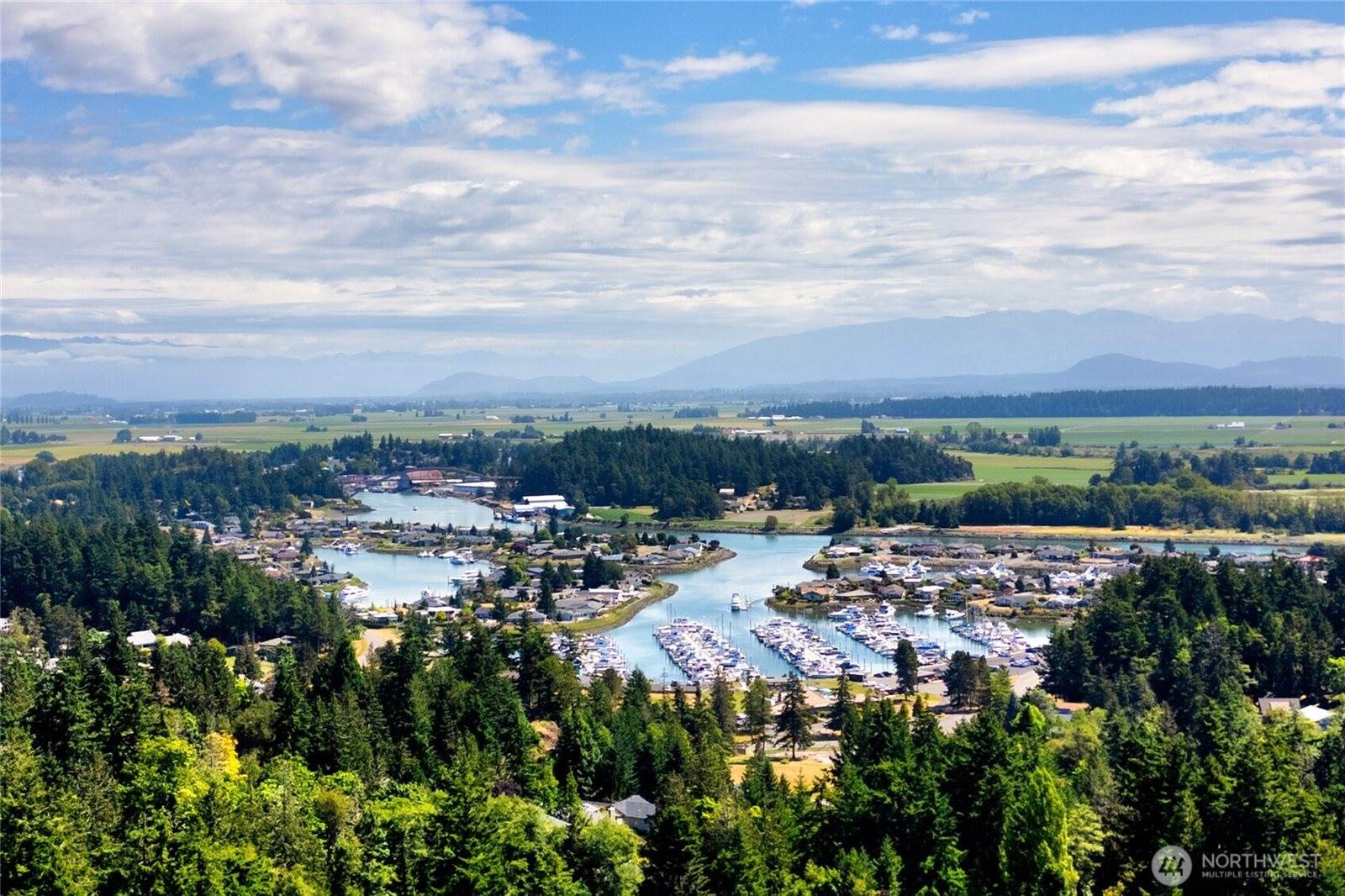 782 Lillooet Court, La Conner, WA 98257