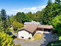 782 Lillooet Court, La Conner, WA 98257