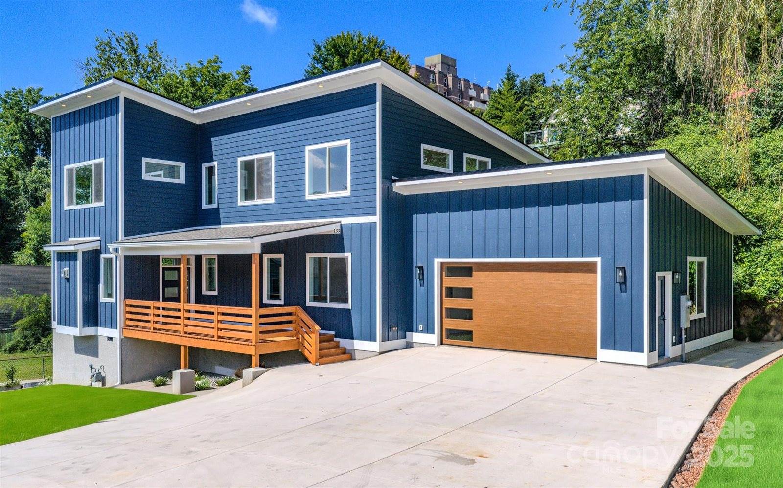 133 South Grove Street, Asheville, NC 28801