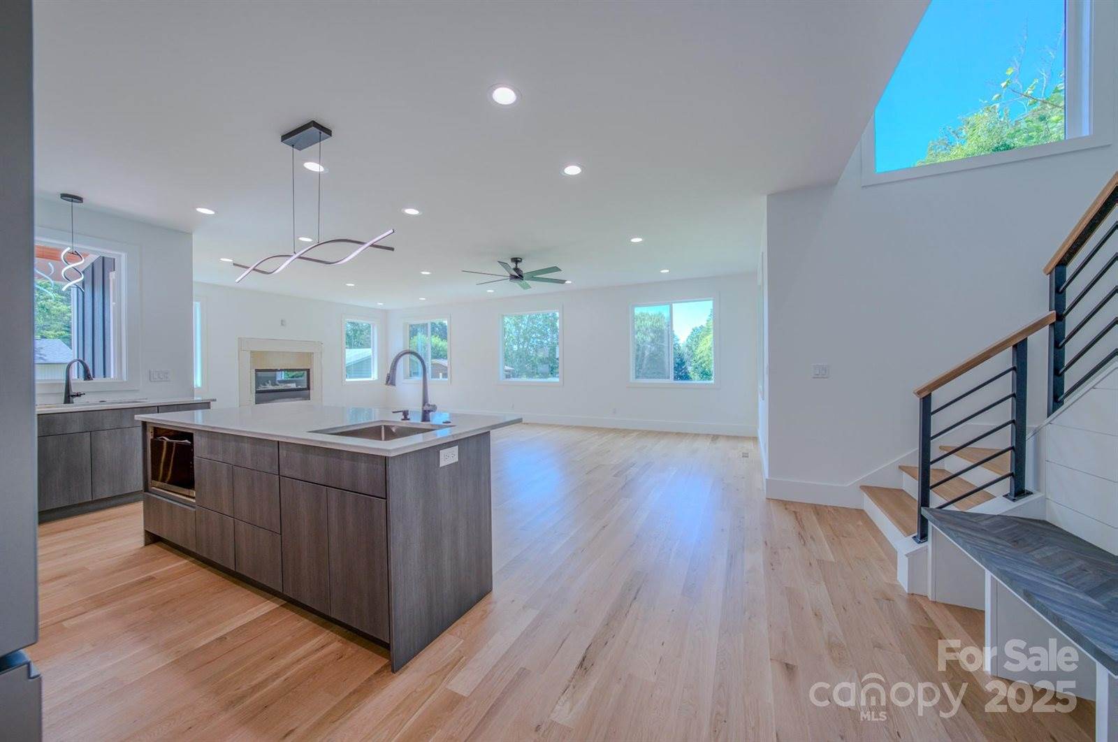 133 South Grove Street, Asheville, NC 28801