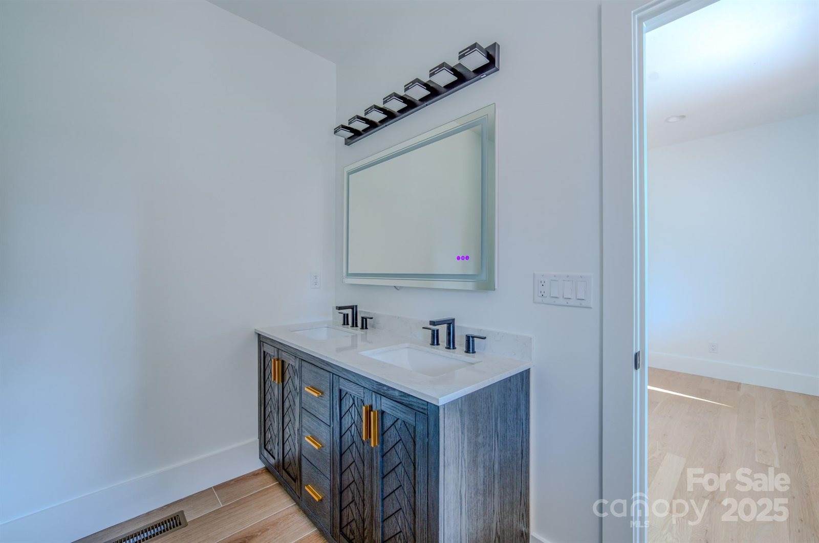 133 South Grove Street, Asheville, NC 28801