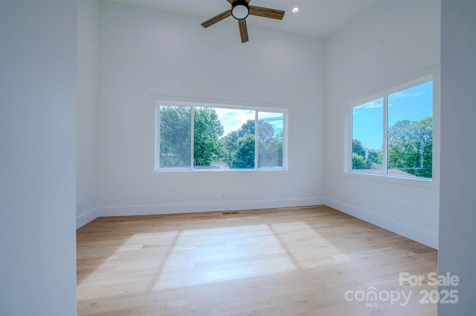 133 South Grove Street, Asheville, NC 28801