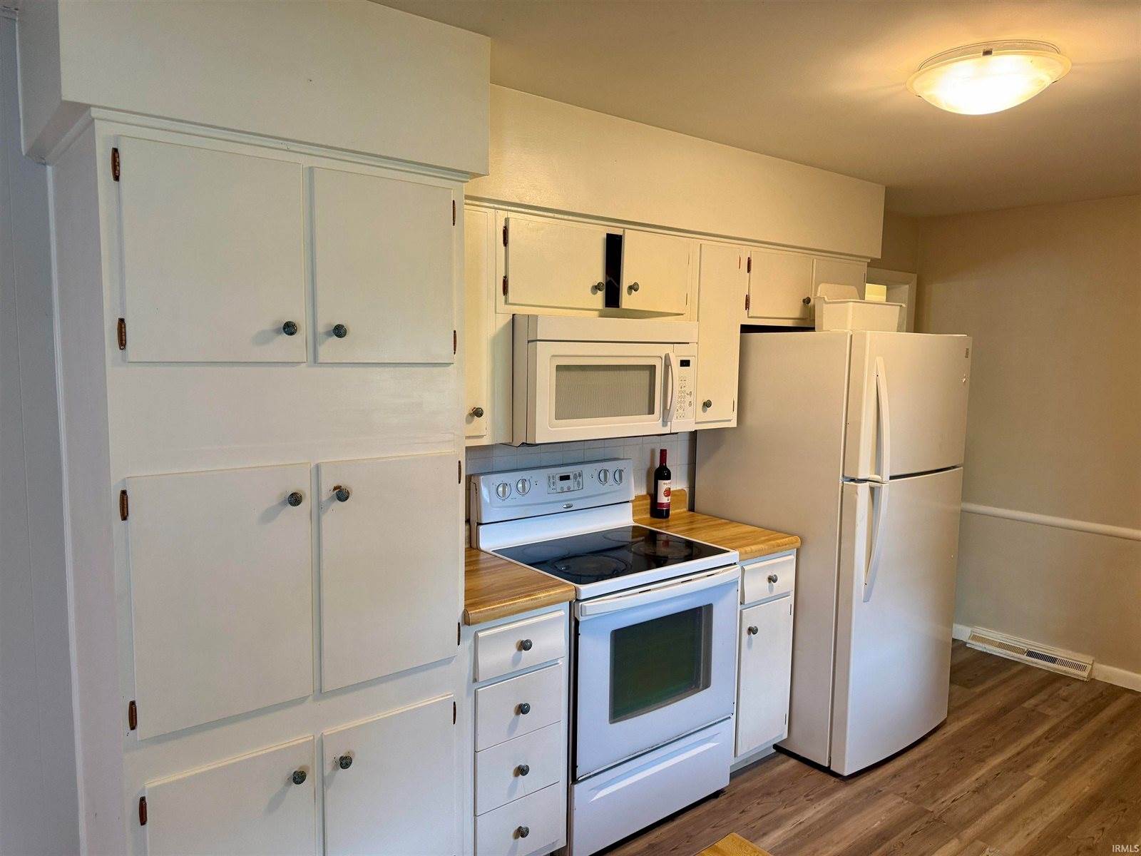 1212 N Wildwood Lane, Muncie, IN 47304