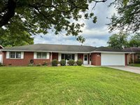 1212 N Wildwood Lane, Muncie, IN 47304