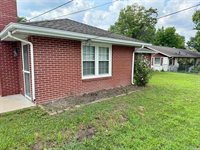 1212 N Wildwood Lane, Muncie, IN 47304