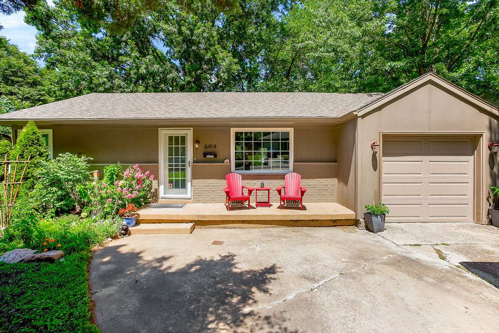 6414 W 82nd St, Overland Park, KS 66203