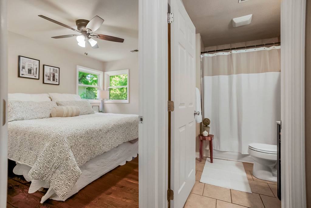 6414 W 82nd St, Overland Park, KS 66203