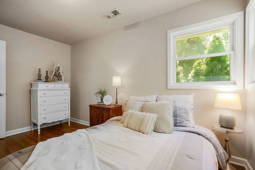 6414 W 82nd St, Overland Park, KS 66203