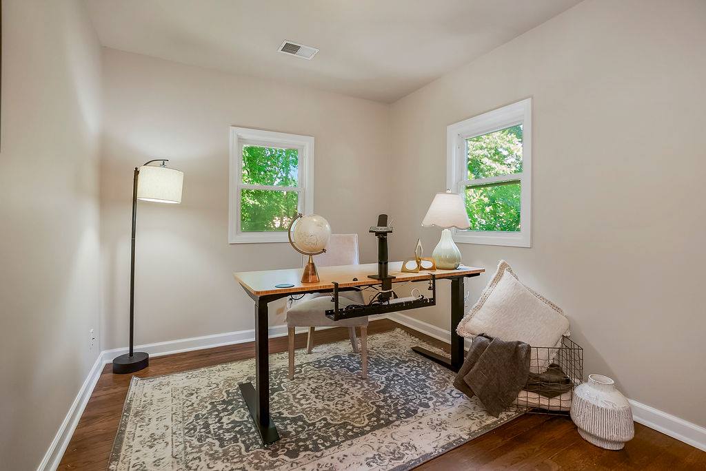 6414 W 82nd St, Overland Park, KS 66203