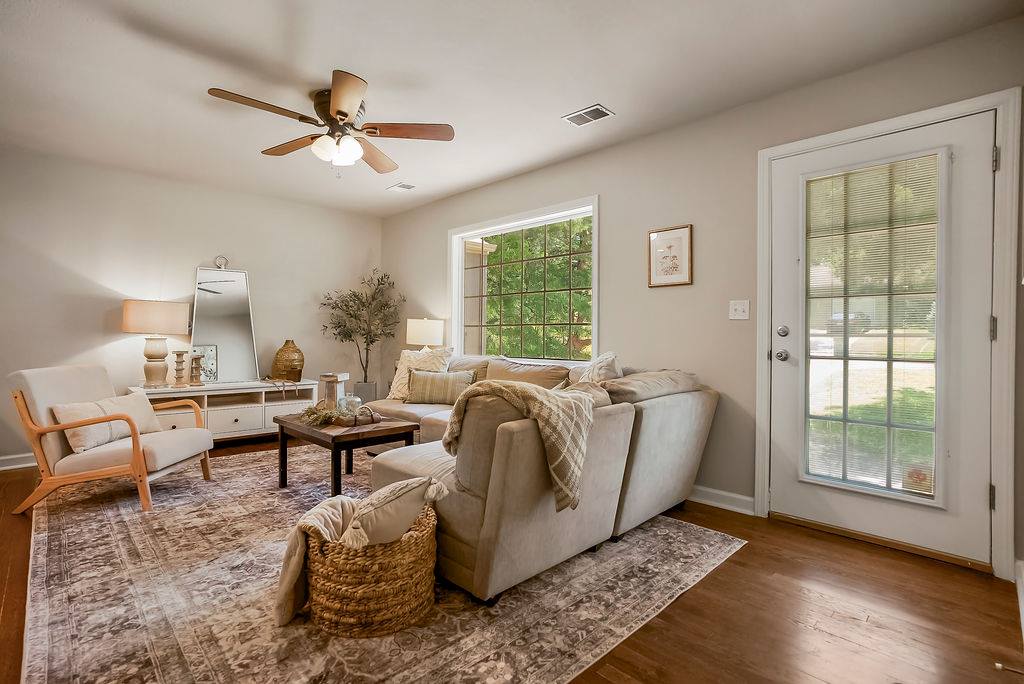 6414 W 82nd St, Overland Park, KS 66203