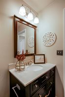 6414 W 82nd St, Overland Park, KS 66203