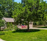 6414 W 82nd St, Overland Park, KS 66203