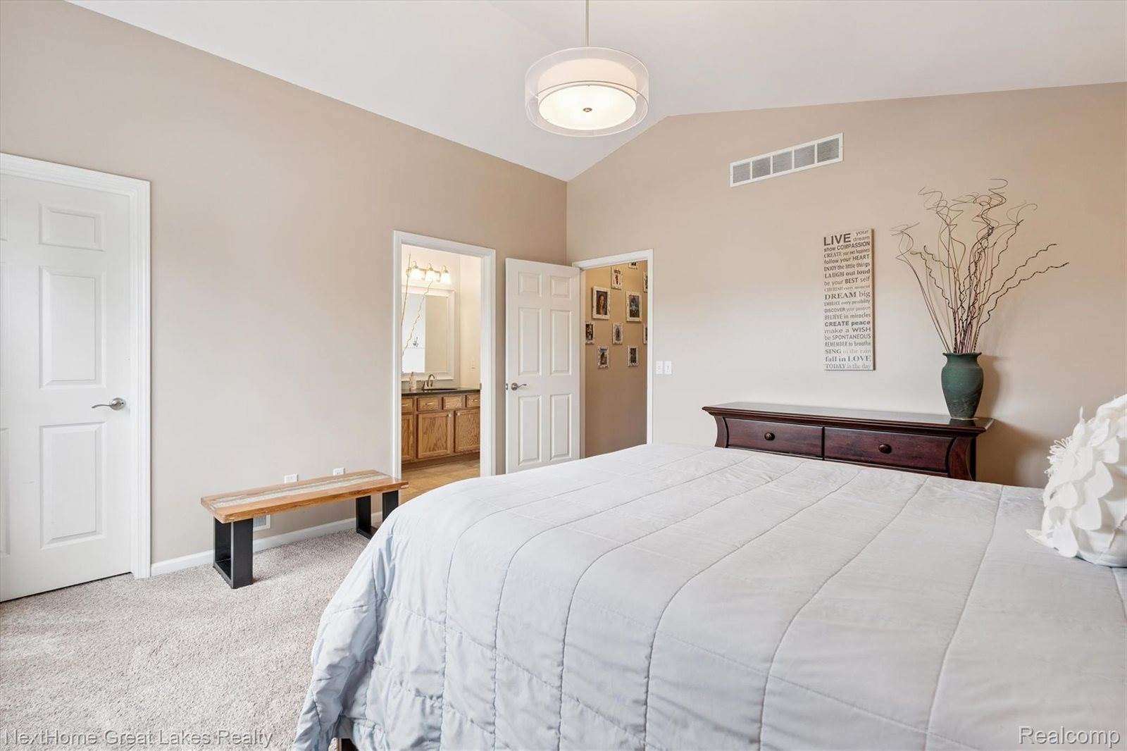 4900 Meadow Crest Circle, Holly, MI 48442