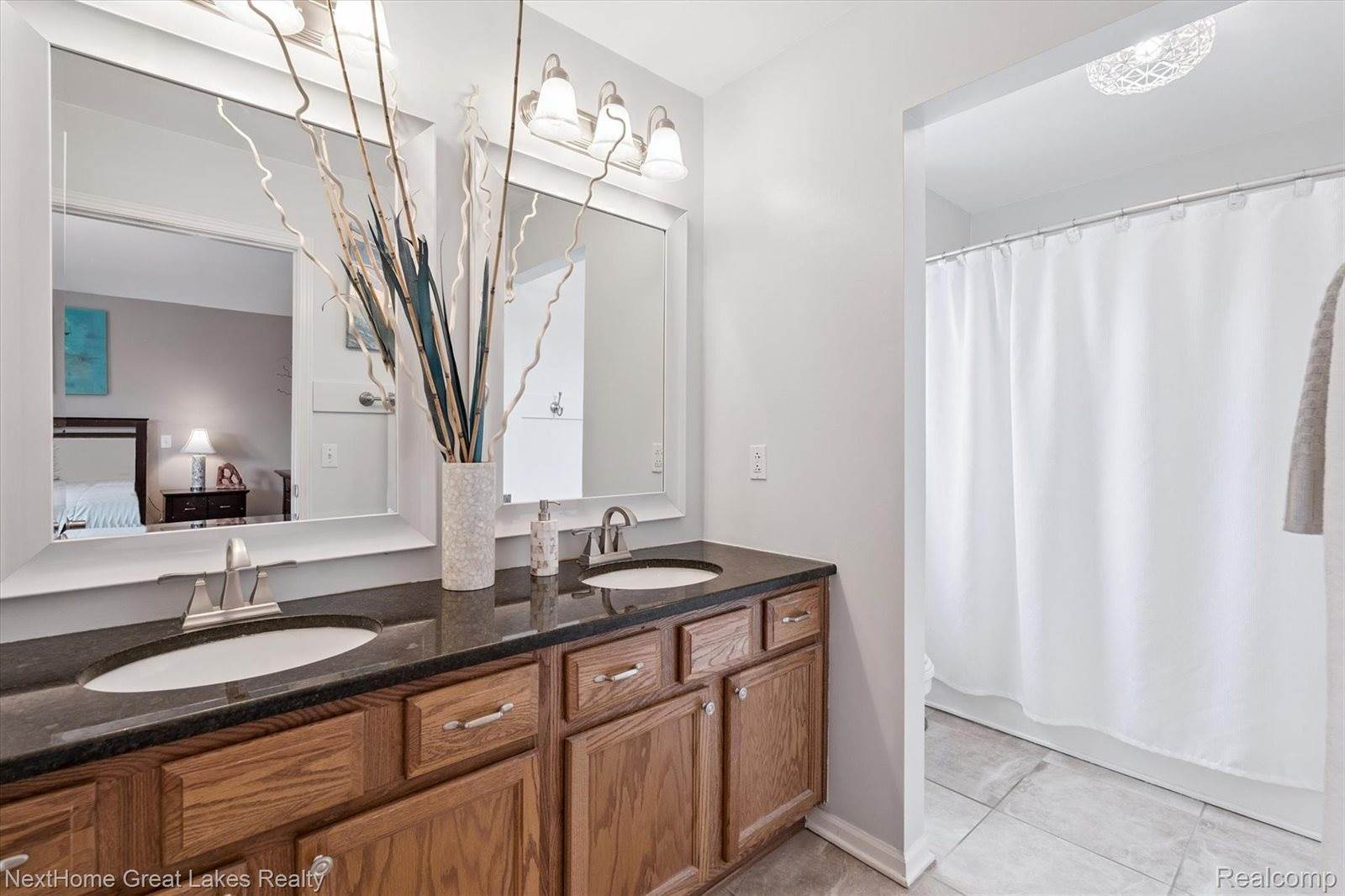 4900 Meadow Crest Circle, Holly, MI 48442