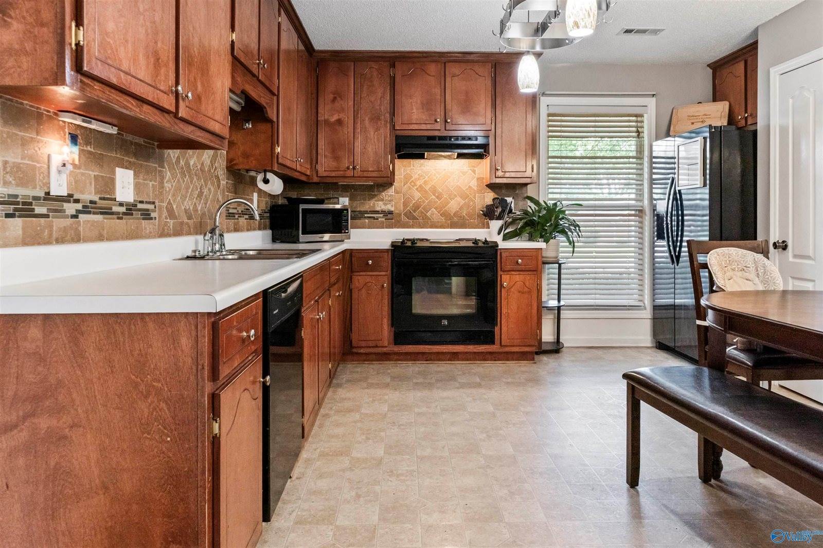 220 Tanner Point Drive, New Market, AL 35761