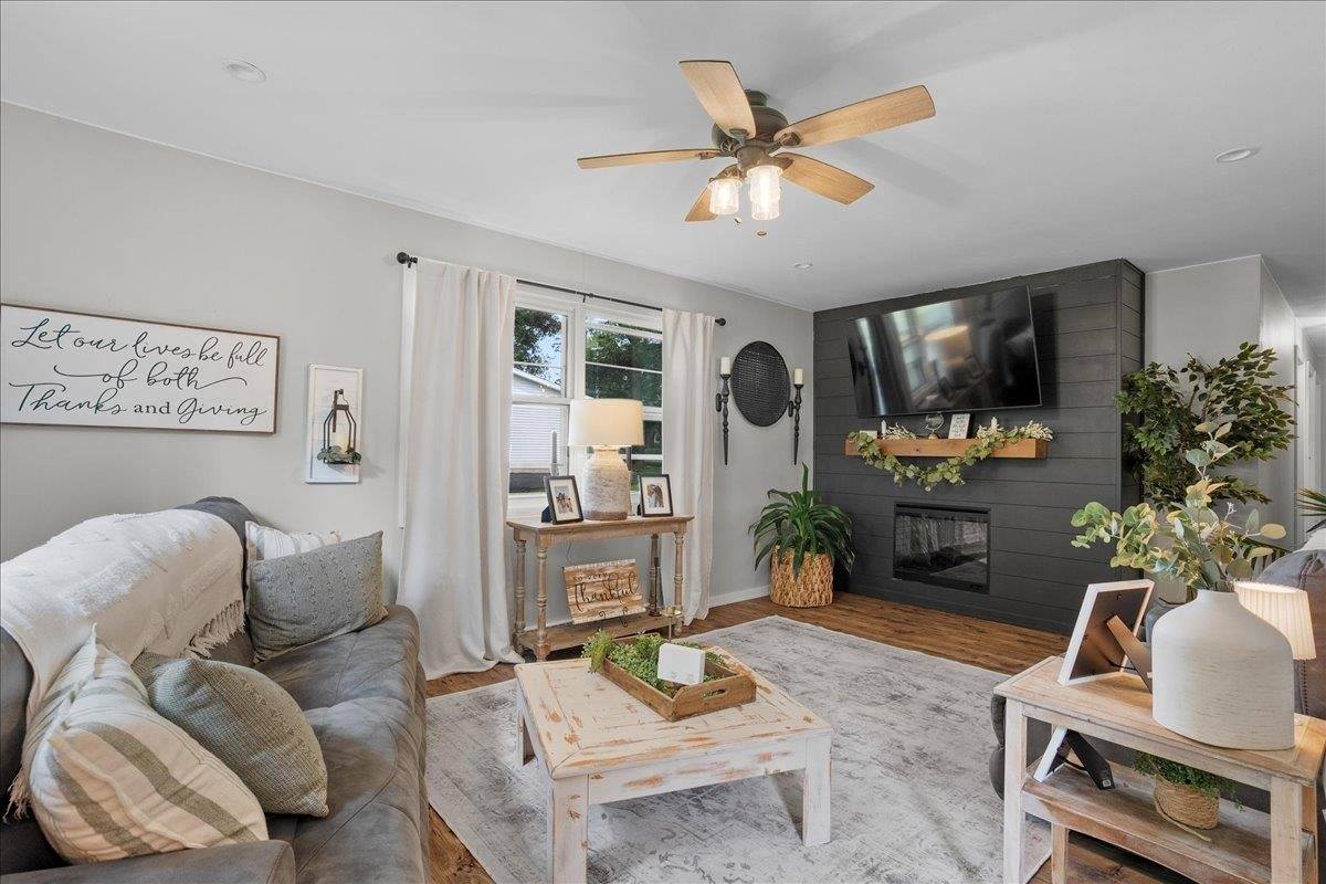 416 W Leonhard Street, Marshfield, WI 54449