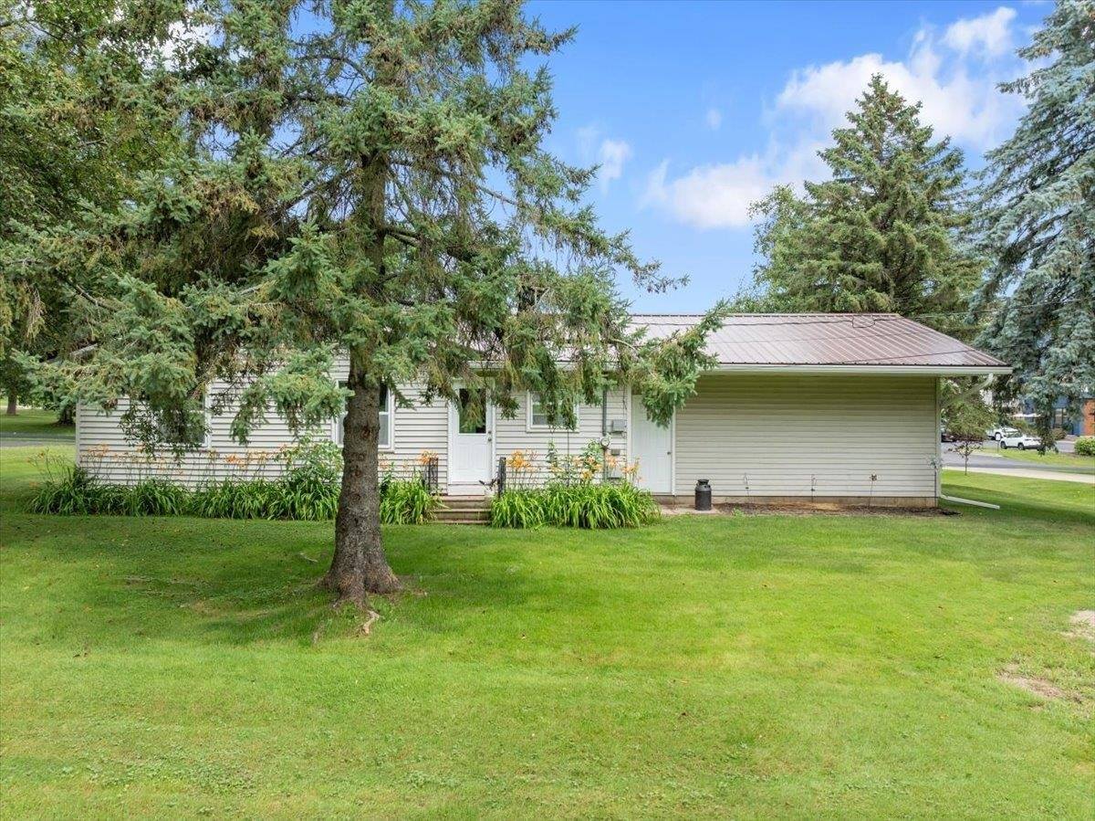 416 W Leonhard Street, Marshfield, WI 54449
