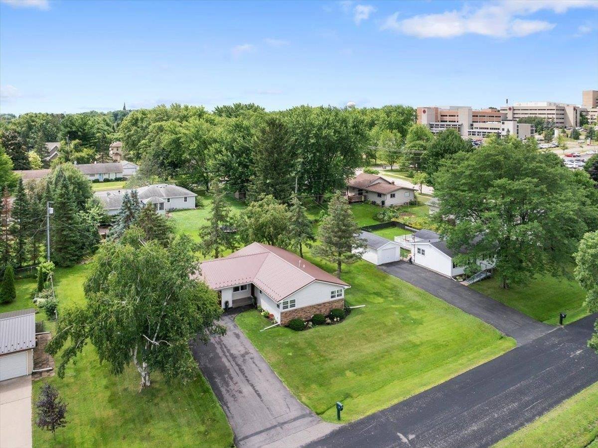 416 W Leonhard Street, Marshfield, WI 54449