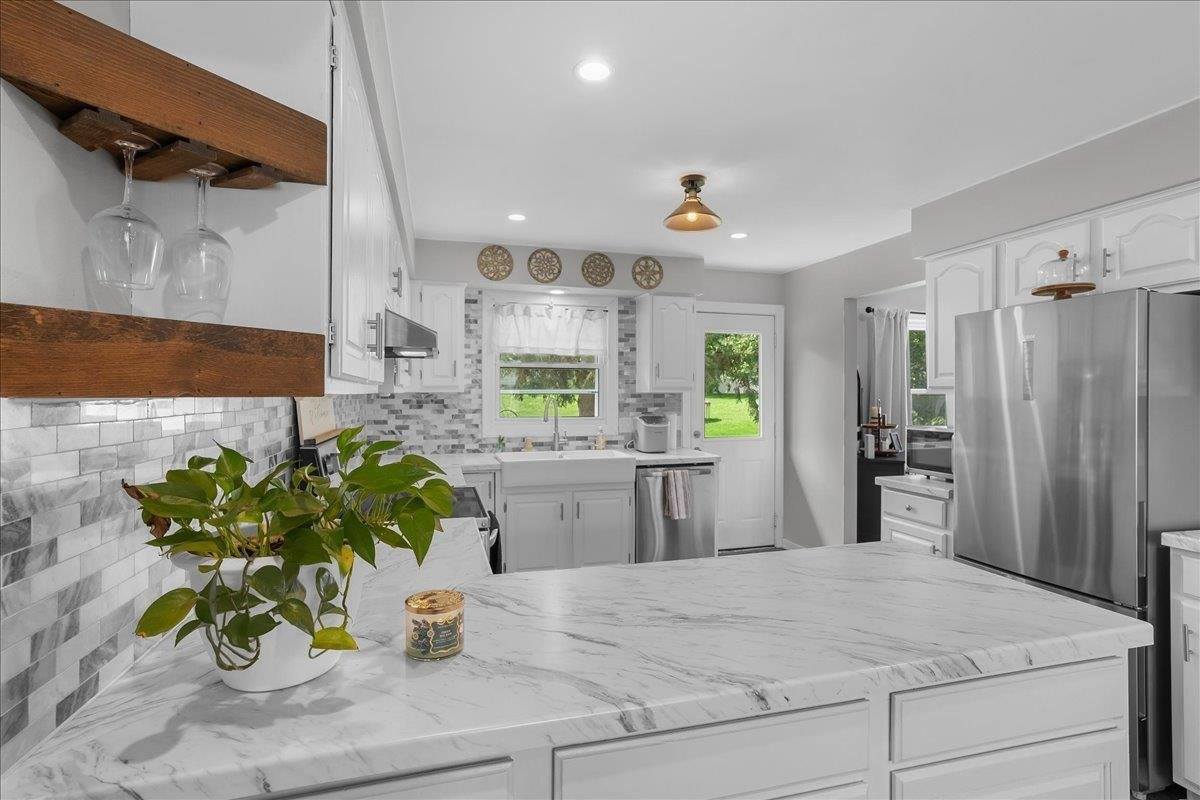 416 W Leonhard Street, Marshfield, WI 54449