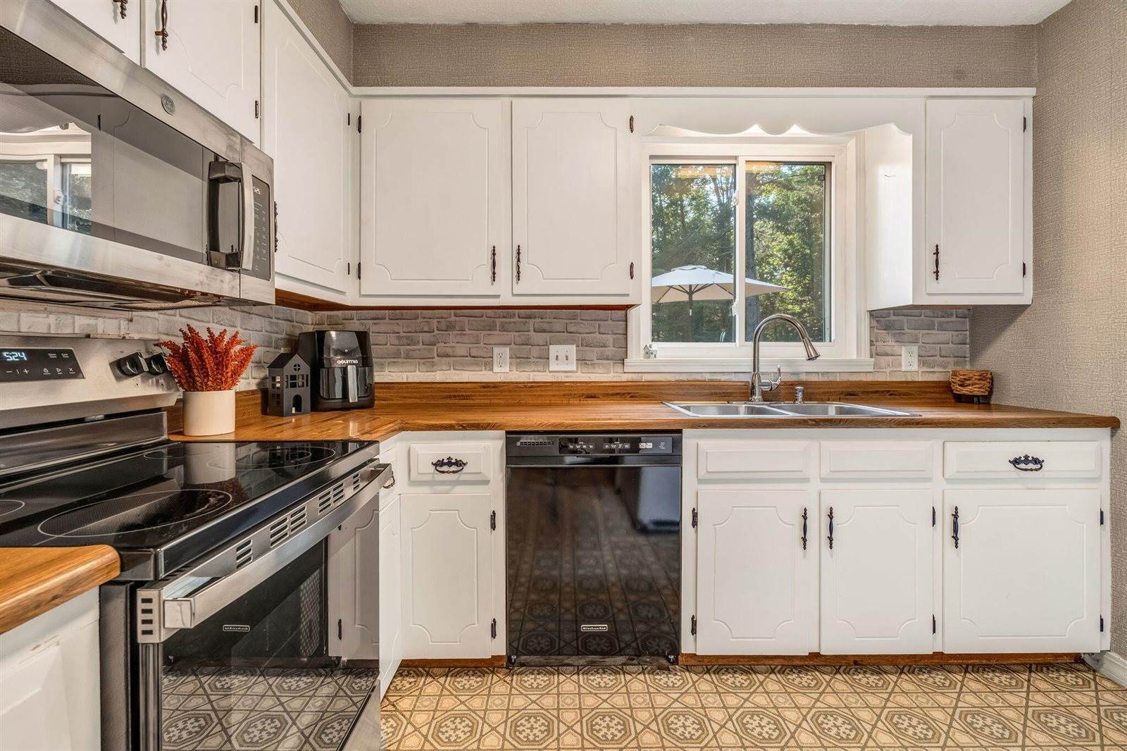 24 Hayward Road, Carmel, ME 04419