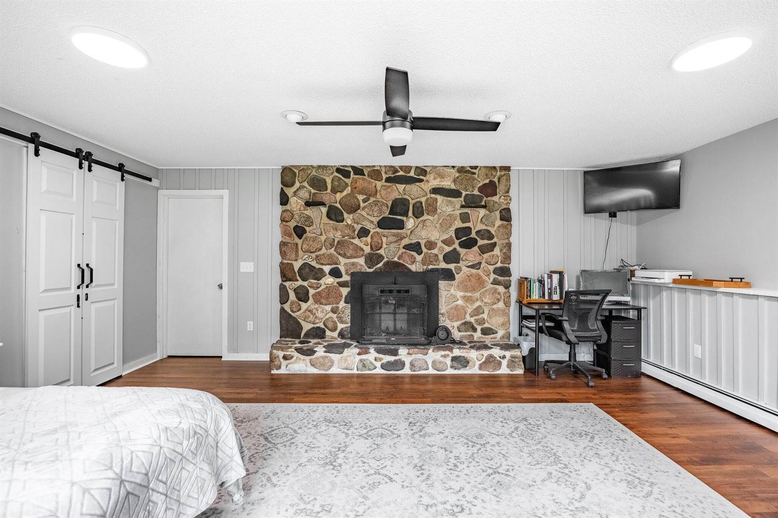 12 Hemlock Lane, Milford, ME 04461