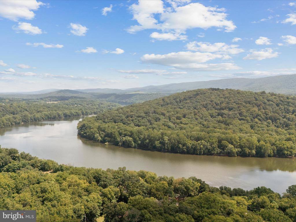 23 Mahoney Drive, Harpers Ferry, WV 25425
