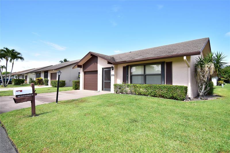 3305 Silver Buttonwood Dr, Greenacres, FL 33463