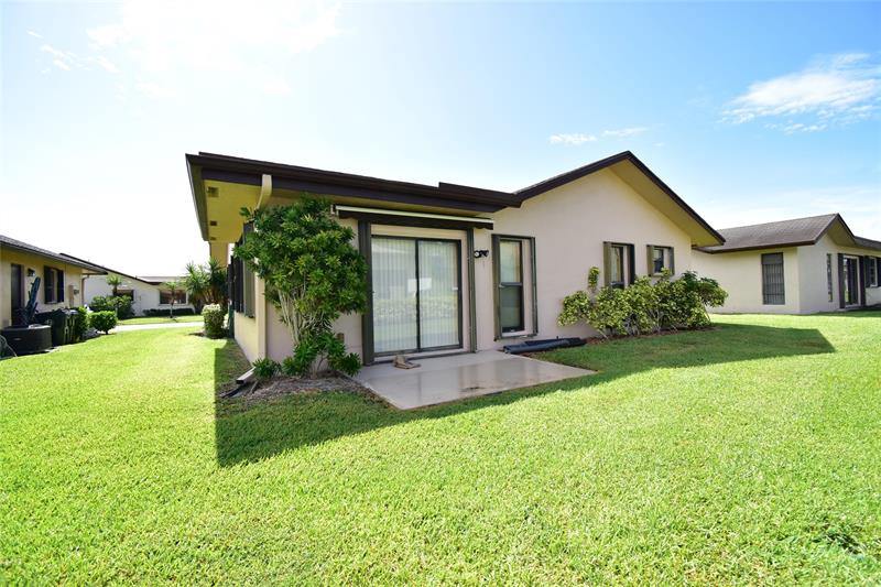 3305 Silver Buttonwood Dr, Greenacres, FL 33463