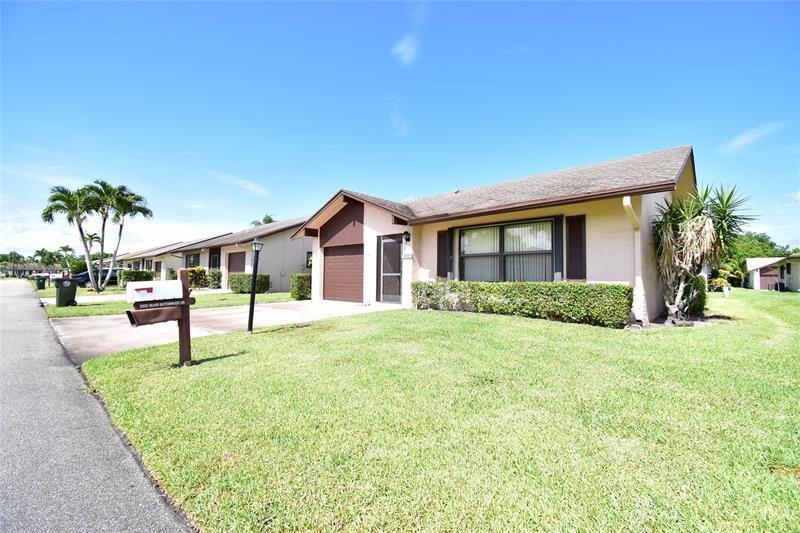 3305 Silver Buttonwood Dr, Greenacres, FL 33463