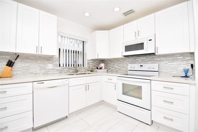 3305 Silver Buttonwood Dr, Greenacres, FL 33463