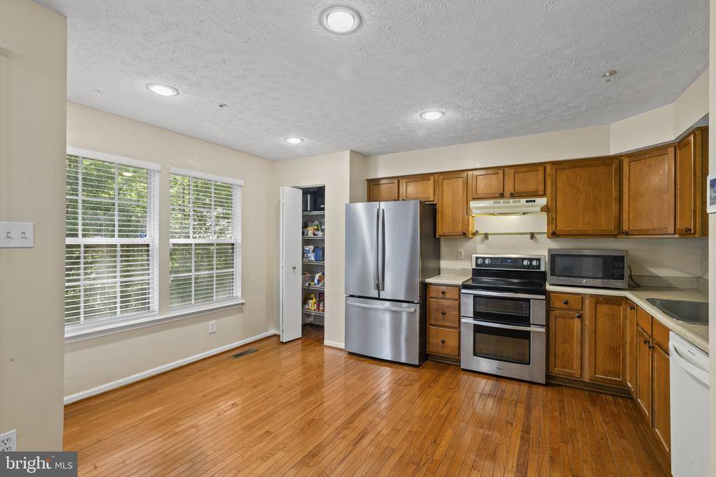 2042 Hackberry Road, Baltimore, MD 21221